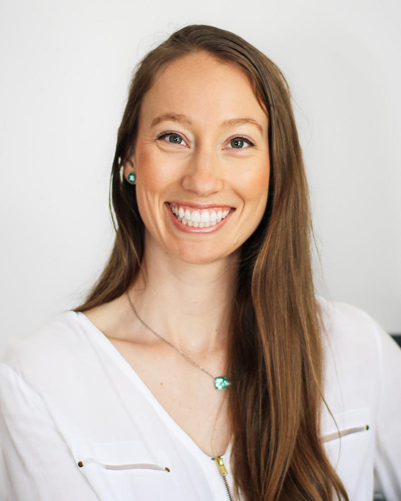 Jennifer Kraatz, periodonist